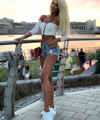 Еленка, 23 года, 2 размер груди